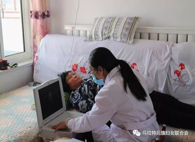 乌拉特后旗妇联开展“三八”维权周暨“三送”活动