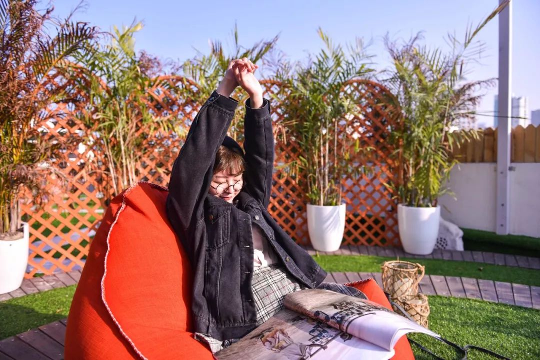 任性!温州海归美女辞职爆改破厂房,建露天解忧咖啡馆!