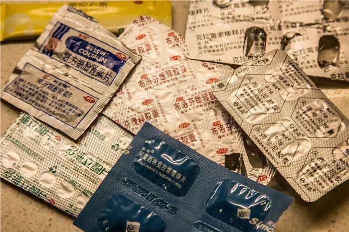 家里过期的药别再扔了,家里的药一定要放起来