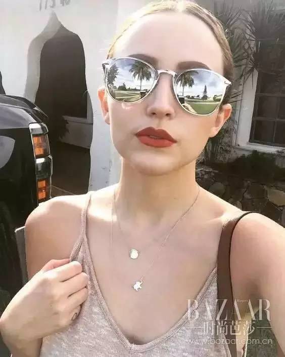 杨幂同款墨镜迪奥 (宋茜杨幂经典款手袋)