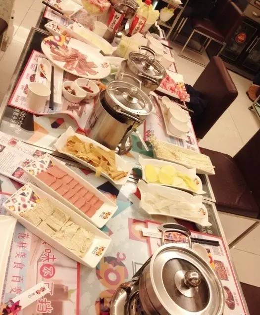 武汉一女学生拿着10块钱去买好吃的，竟然被。。。