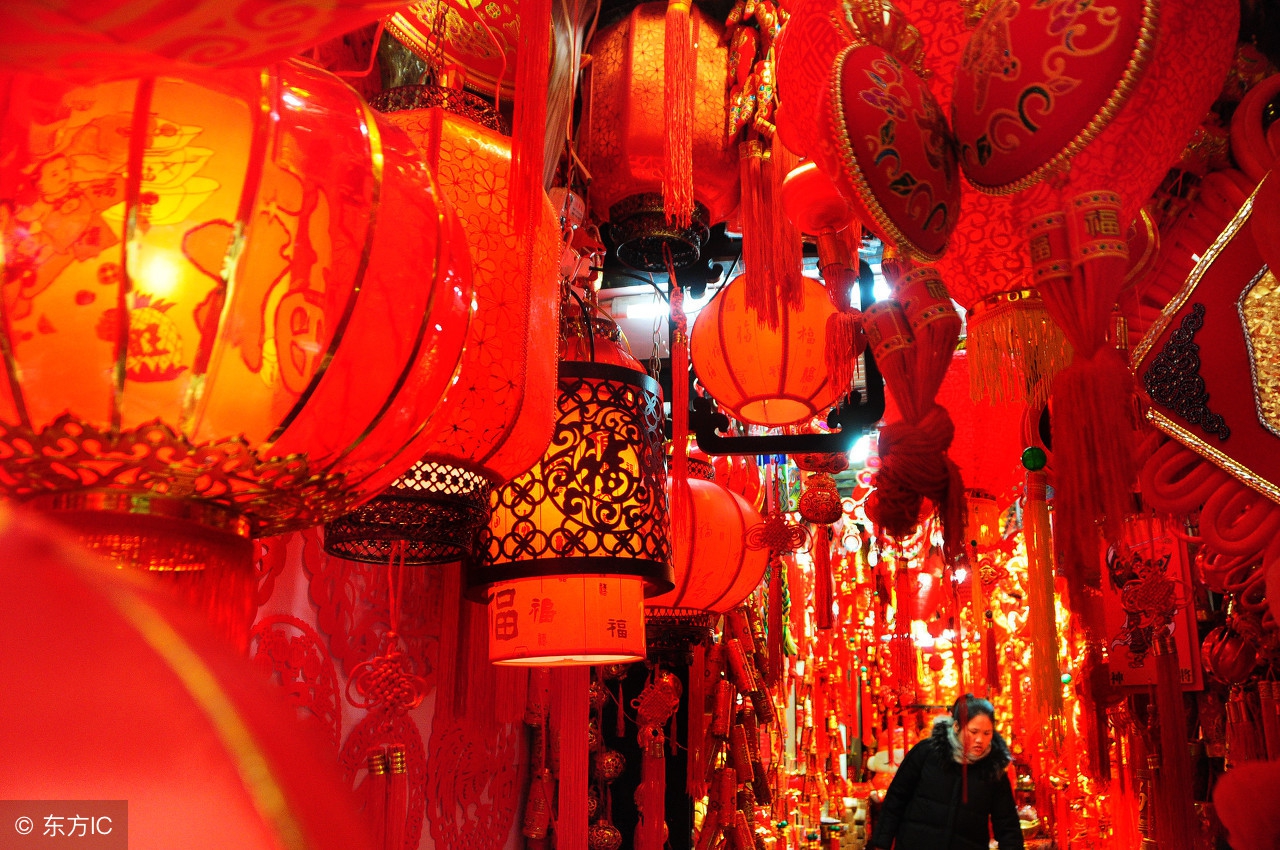 15首描述过年的古诗词,中国古诗经典诗句关于春节