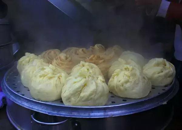 中国哪里的包子最好吃？广东叉烧包、天津狗不理、上海小笼包、成都韩包子、开封灌汤包、扬州三丁包……