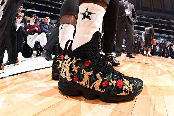 怎么鉴别耐克鞋的真伪,怎样鉴别耐克鞋的真假