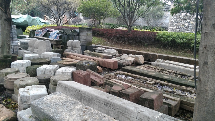 他要为广州建一座“百年风景”，却因违章建筑被强行拆除了！