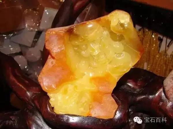 烤色蜜蜡和非烤色蜜蜡对比图,蜜蜡烤色算二代蜜蜡吗