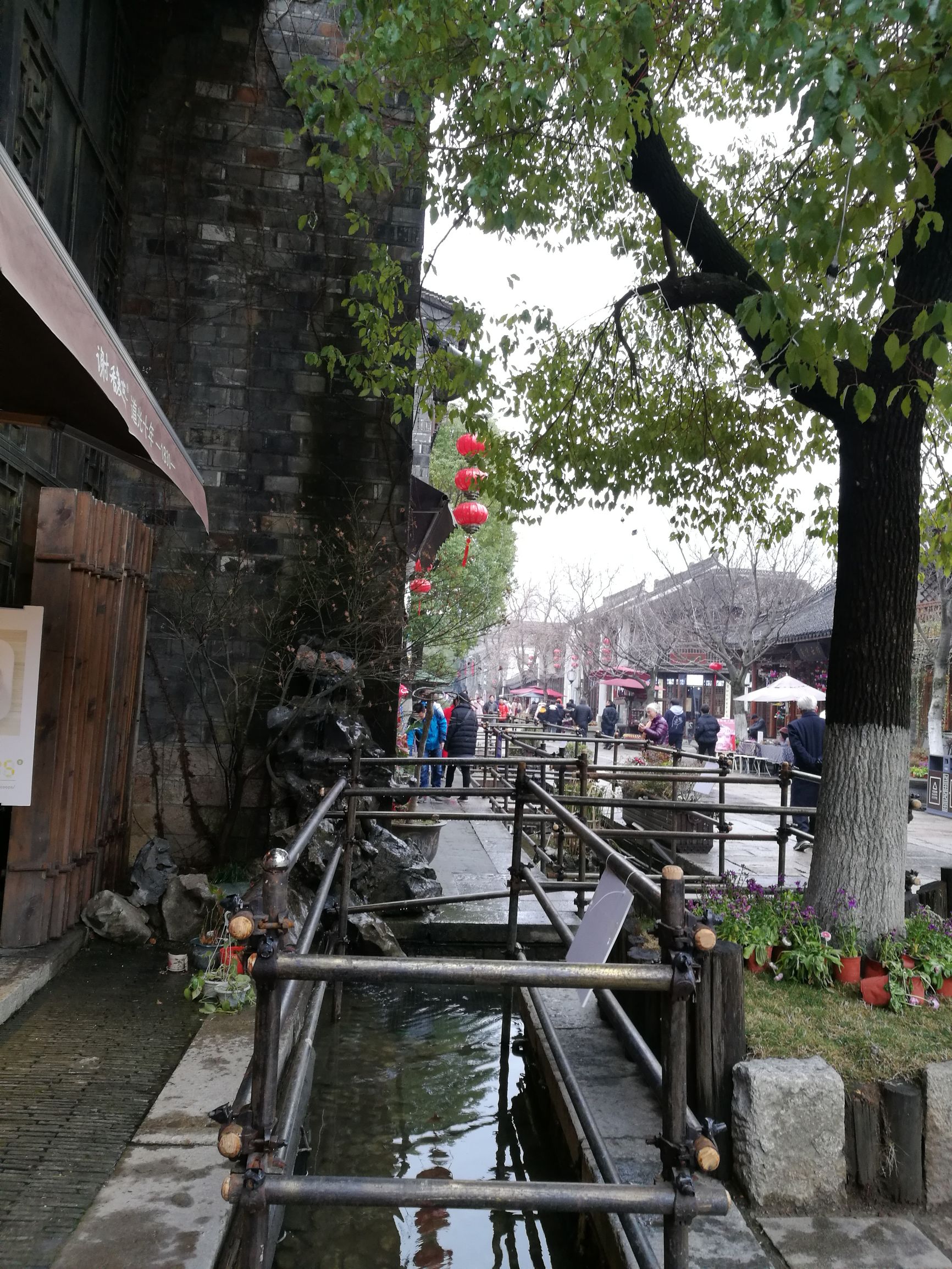 南京旅游打卡美食老东门,南京老门东小西湖景区