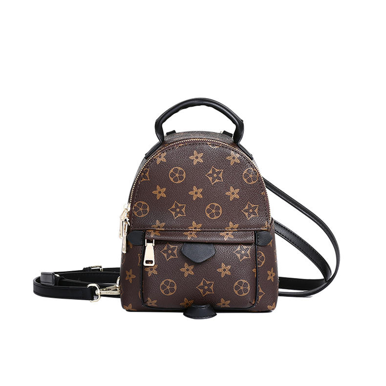 属于裙子和双肩包的惬意时光!