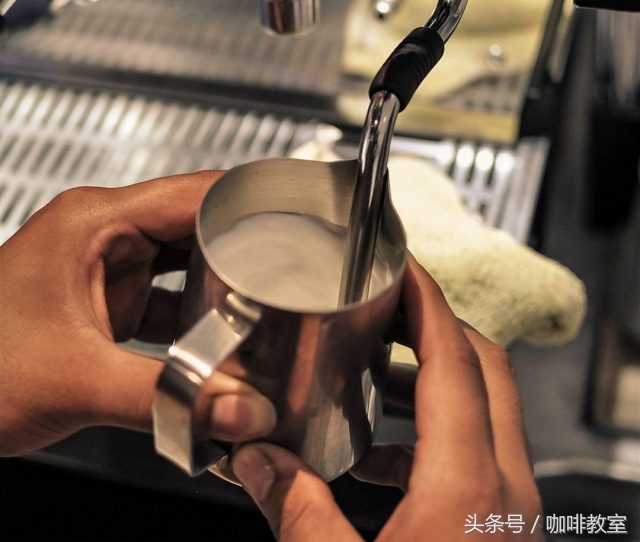 打奶步骤,咖啡拉花奶泡打到什么程度最好