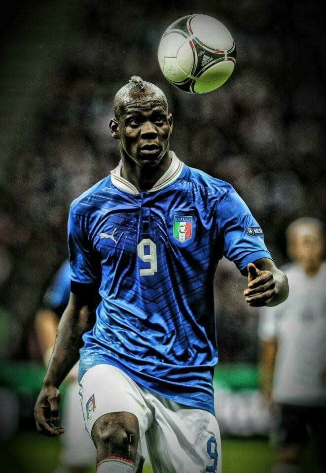 当今足坛十大中锋排名,足坛前十中锋排行榜