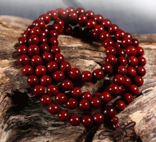 什么属相适合戴什么手链,什么属相配什么手串