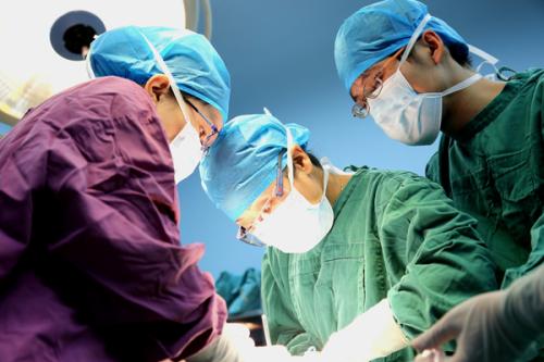 产后大出血子宫内翻,子宫内翻的急救处理