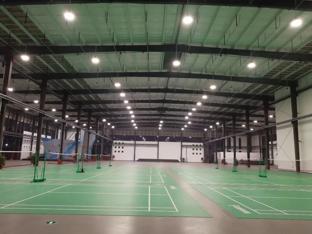 体育馆灯具效果图,体育馆灯光照明材料表
