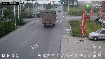 平安守护货车翻车,故意遮挡号牌被记12分再降级