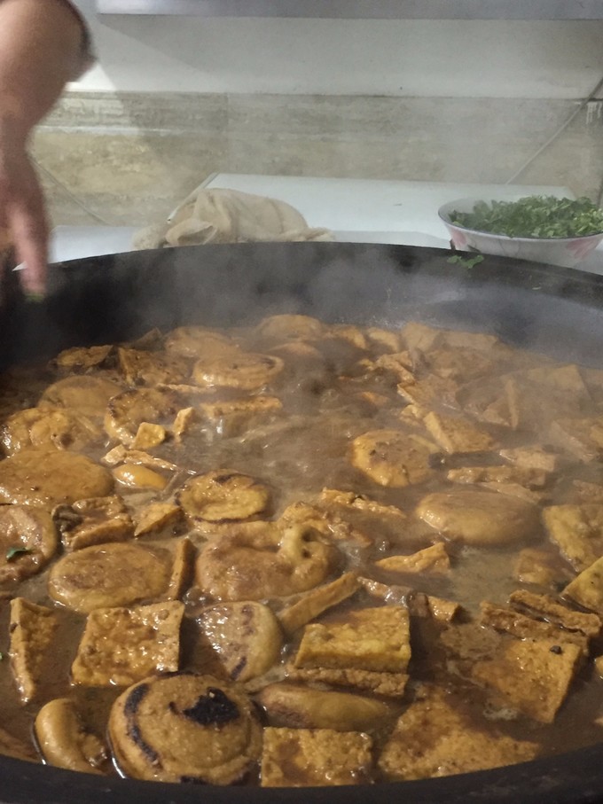 冬天去哪里旅游暖和特色美食,冬季游玩攻略美食推荐