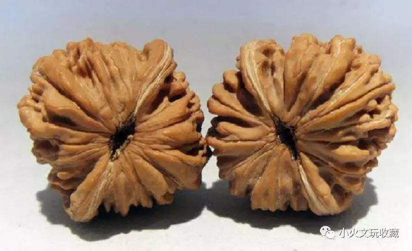 文玩核桃有点小崩尖,小火说