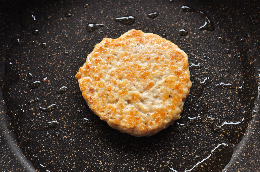 土豆泥肉饼汉堡,热量低的牛肉汉堡