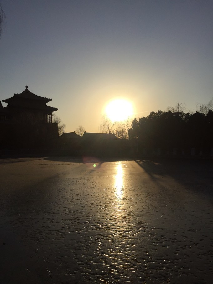 冬天去哪里旅游暖和特色美食,冬季游玩攻略美食推荐