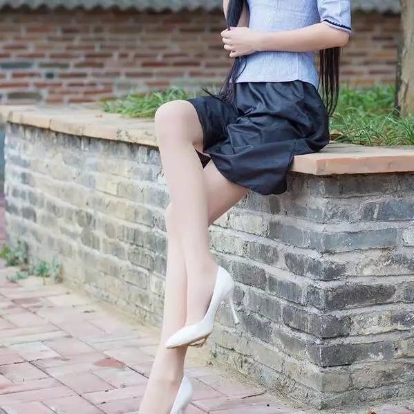 鏄ュ鏉ヨ瑁よ,鏄ュぉ鏉ヤ簡濂充汉绌跨殑瑁よ