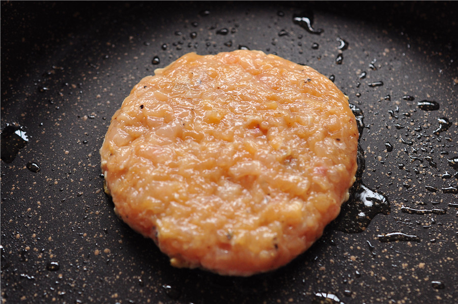 土豆泥肉饼汉堡,热量低的牛肉汉堡