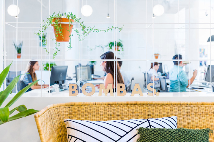 春暖花开时尚新宠潮流彩袜Bombas纽约办公设计欣赏
