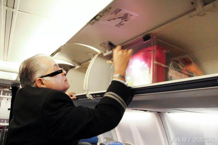 乘务员的行为细节,乘务员背后的心酸