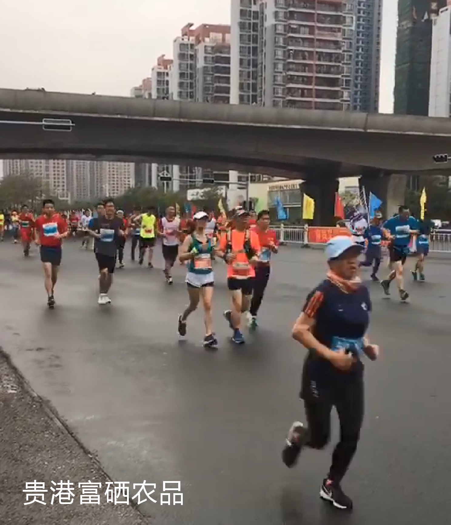 9岁小孩挑战马拉松,马拉松9岁小朋友