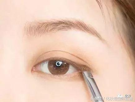 新手淡妆化妆教程防水持久眼线笔,内双单眼皮新手化妆入门教程淡妆