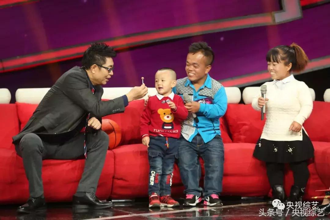 袖珍夫妇生了健康孩子,袖珍夫妻儿女双全