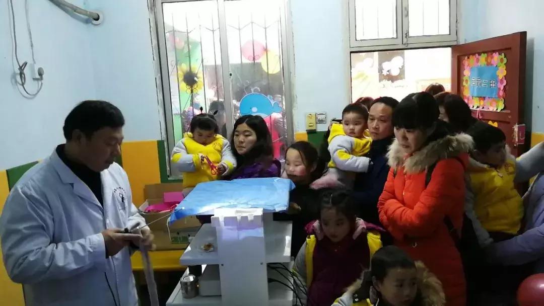 南阳医专二附院深入听力语言康复中心开展爱心义诊活动