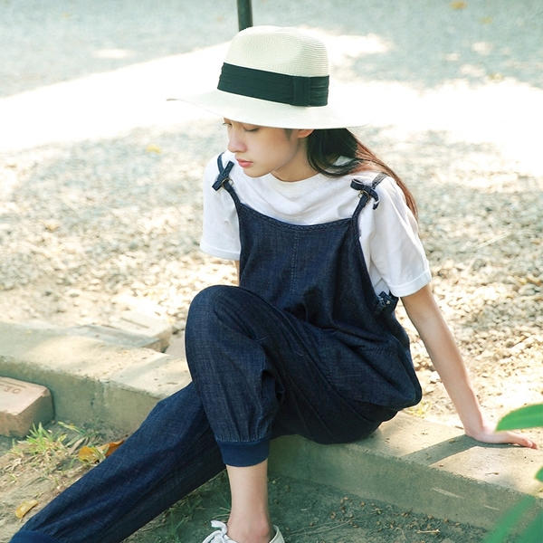 童真背带裤释放夏日活力