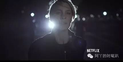 比起她的“黑白灰”，我更爱安迪帅爆了的跑步行头