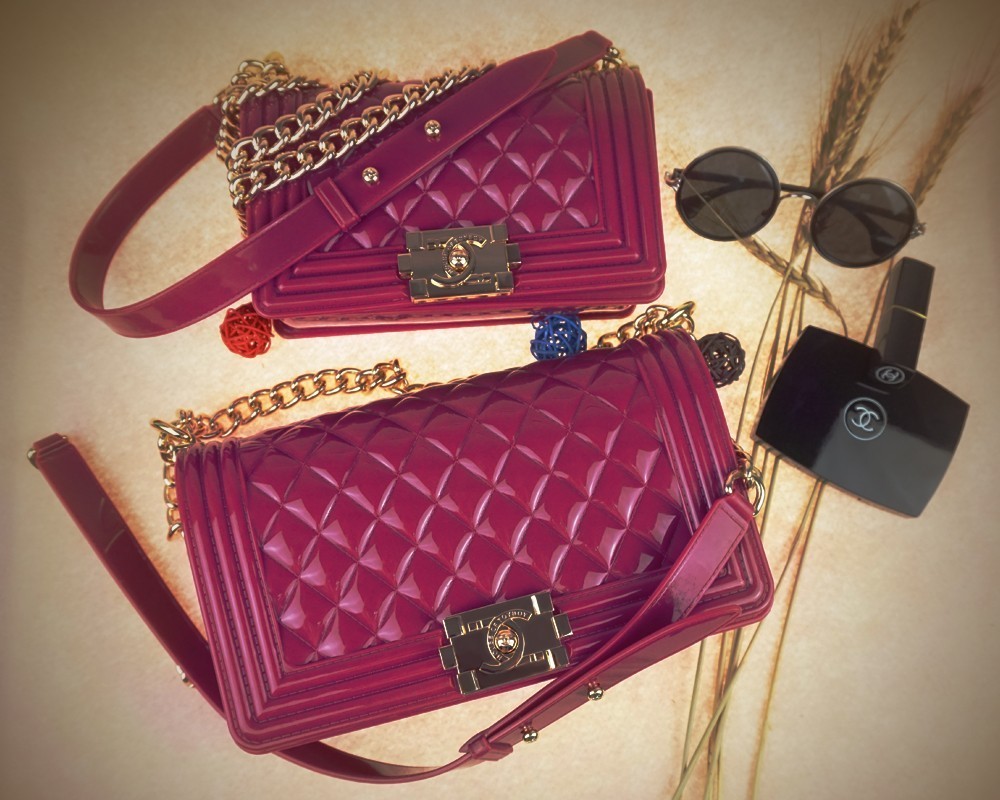 适合夏天背的通勤包百搭,天热背什么材质的包