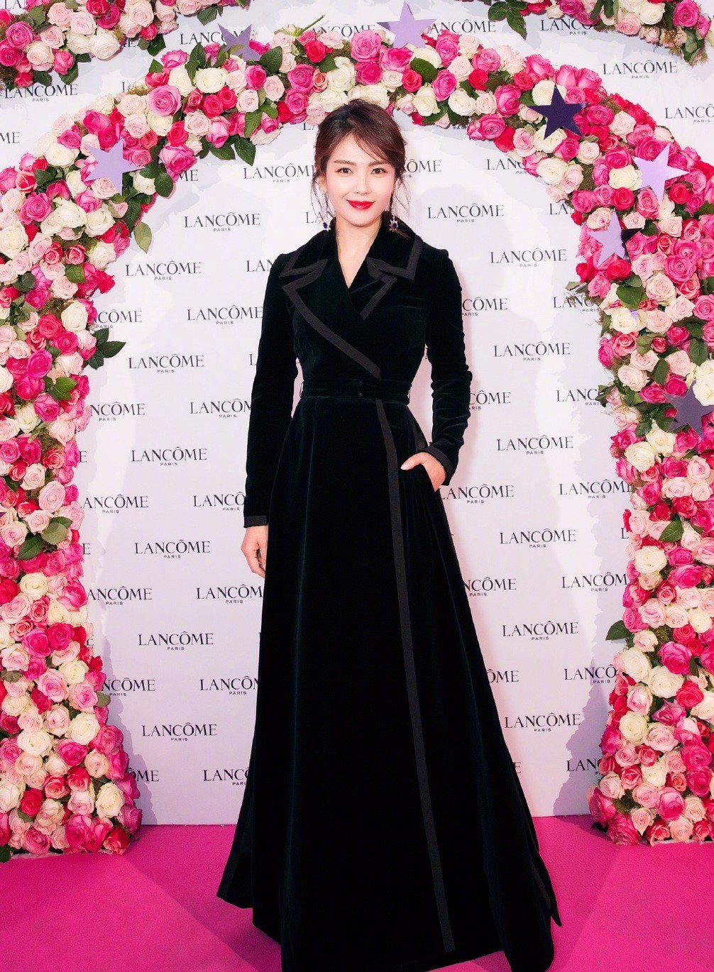 刘涛风衣秀,刘涛穿大衣现身春晚