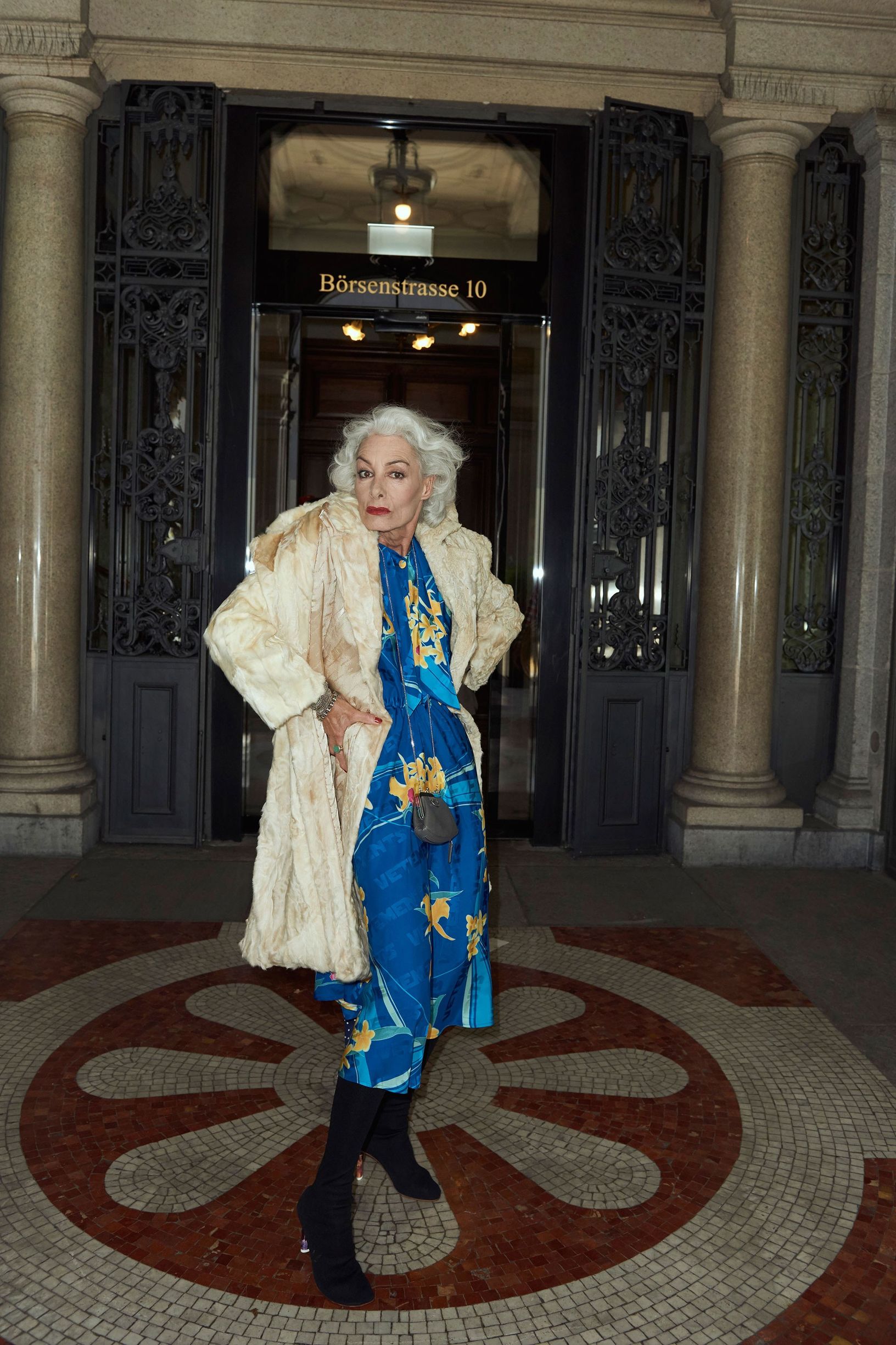 这个潮牌请来素人走秀，效果很赞，最老超模也来助阵