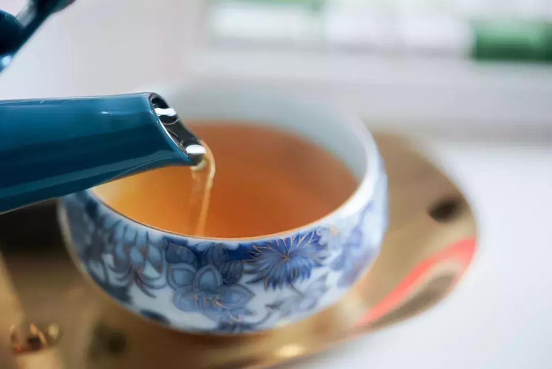 喝水选择自己喜欢的杯子,选择喝水的杯子