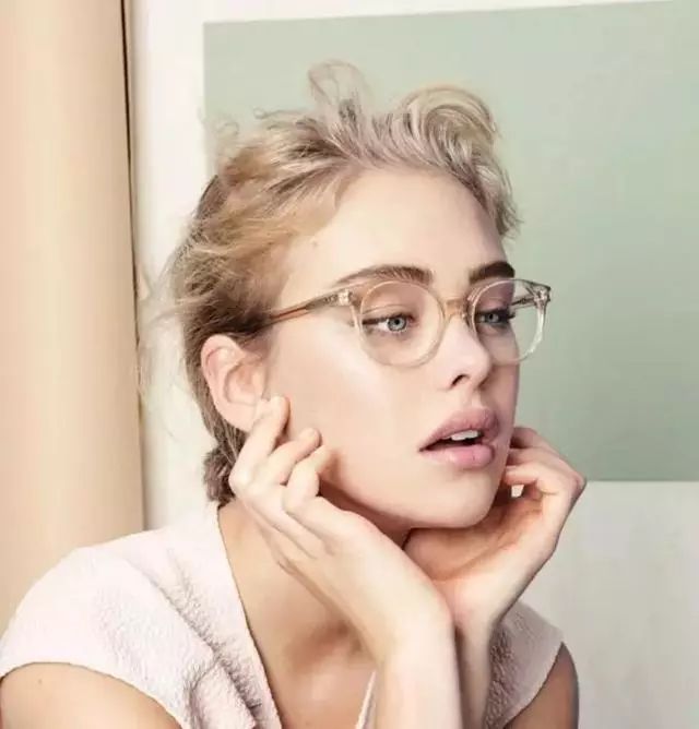 眼镜时尚单品牌子推荐,22年流行的大牌眼镜