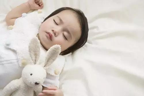 新生儿脐带护理消毒顺序,宝宝脐带消毒图解步骤