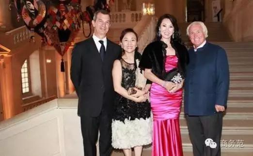 王思聪妈妈晚宴,王思聪妈妈同框