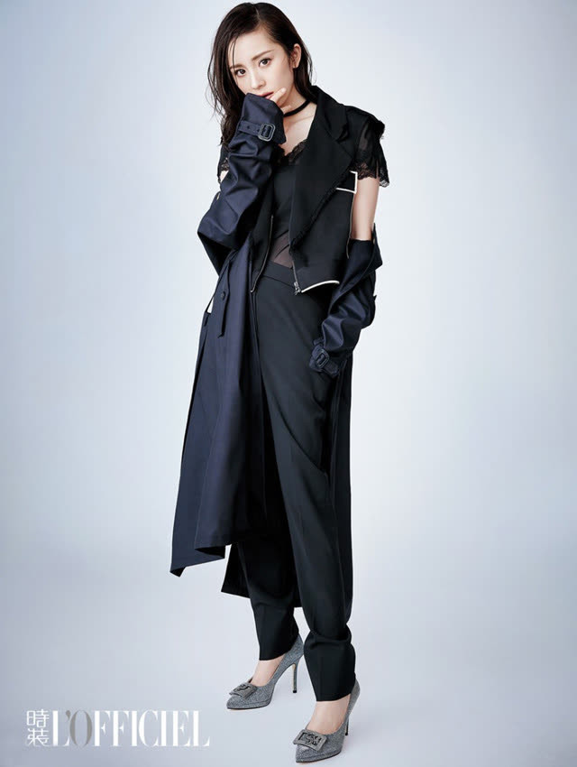 辣妈杨幂秀苗条身材,少女感十足的辣妈杨幂