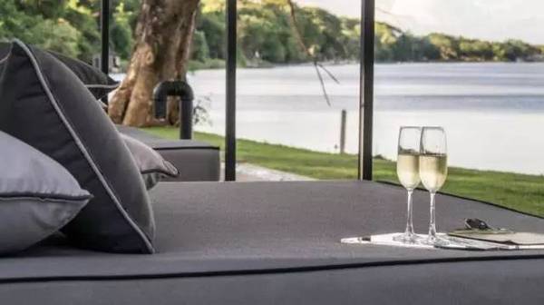 泰国桂河水上竹筏度假屋,泰国桂河水上屋度假村