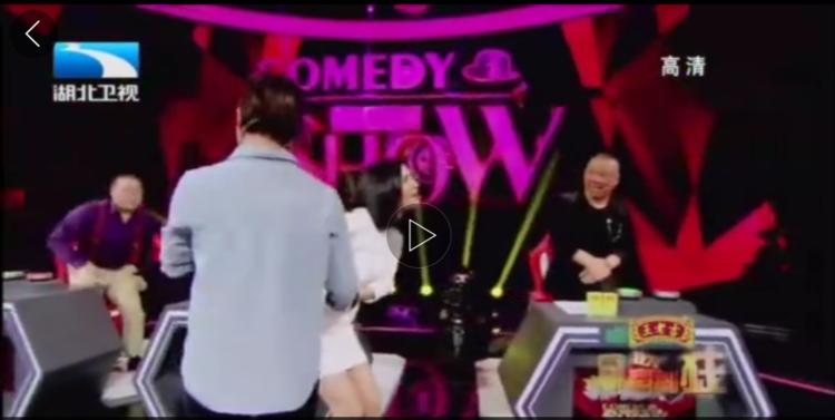 她是被星爷雪藏的星爷女郎，骂郭德纲老色鬼，*辱侮**TFboy