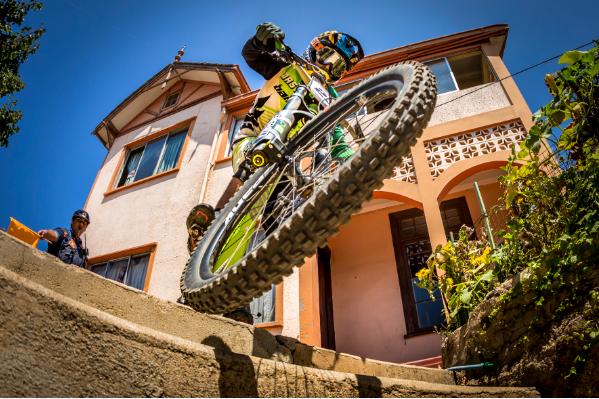 法比奥城市速降原声视频,法比奥城市速降视频