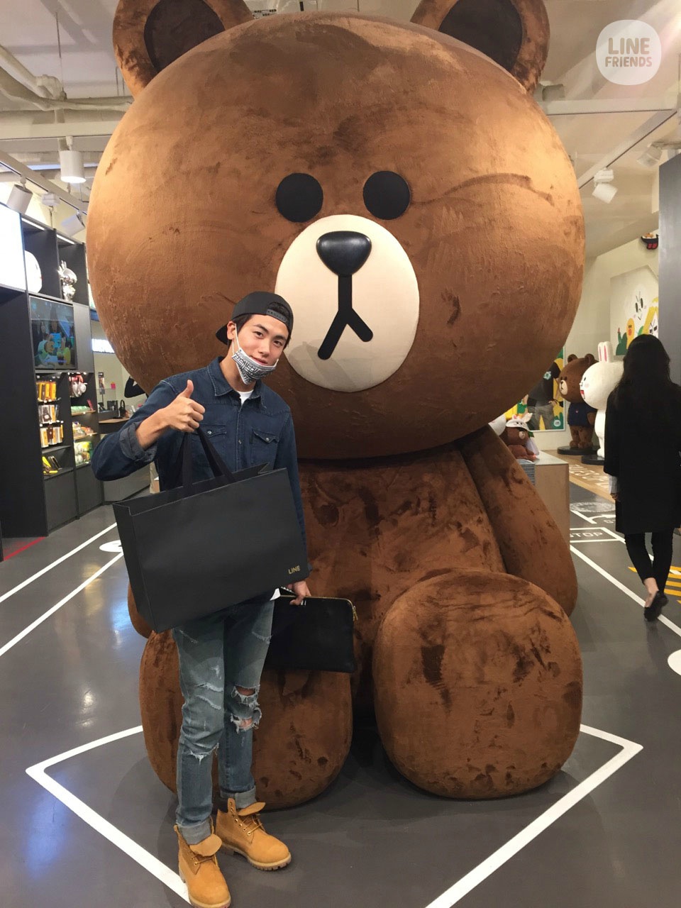 linefriends布朗熊为什么火,你对同学会的认识