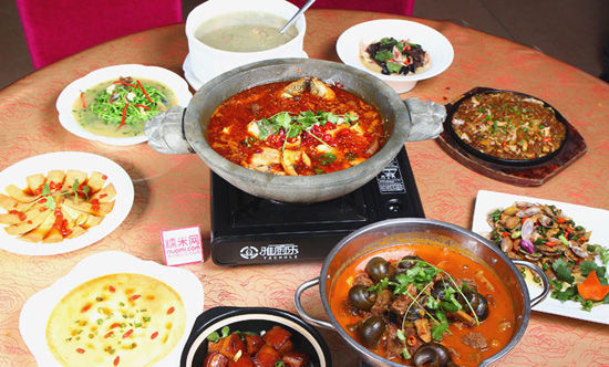 第一美食石锅鱼,衢州美食传奇石锅鱼