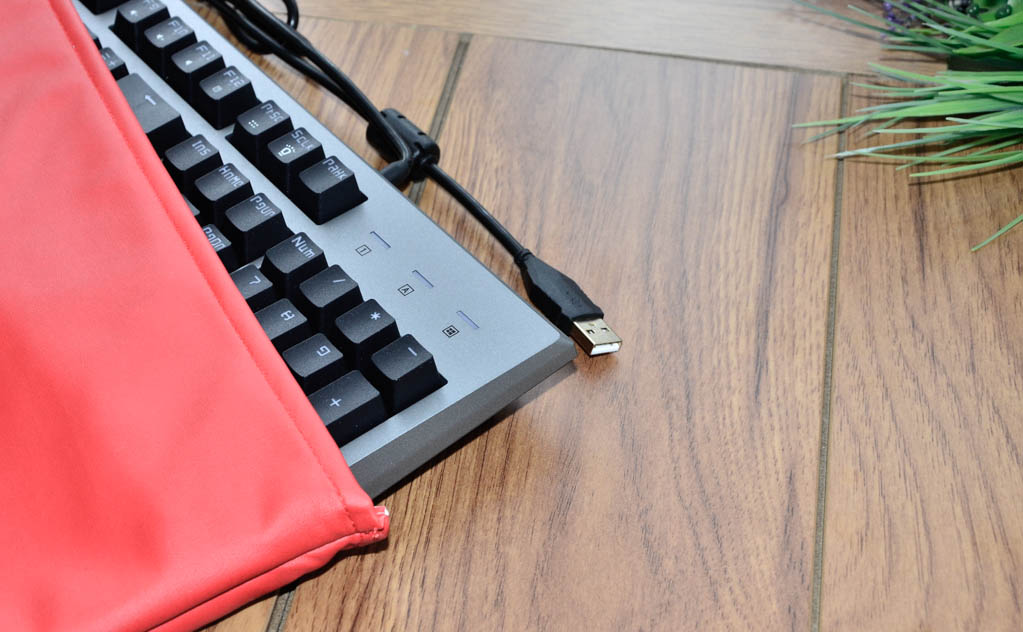 红轴机械键盘和普通键盘区别,机械键盘和机械轴键盘