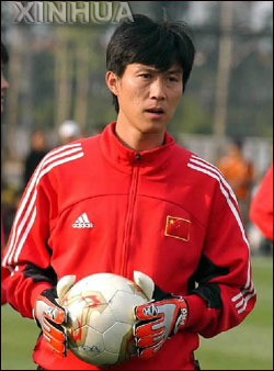 他曾公开反蒋，却深得蒋介石信任，孙子是最佳门将区楚良