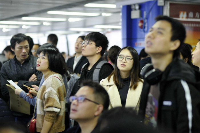 广州金融行业保险招聘,最新广州业务员跑市场招聘