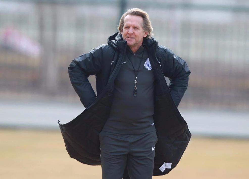 三场比赛后，昔日八冠王火了！赋闲四年主帅或让中超又一纪录不保