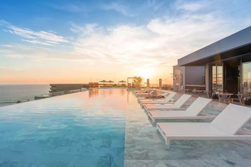 普吉岛出门就是海滩的酒店,家庭旅游普吉岛酒店哪家好